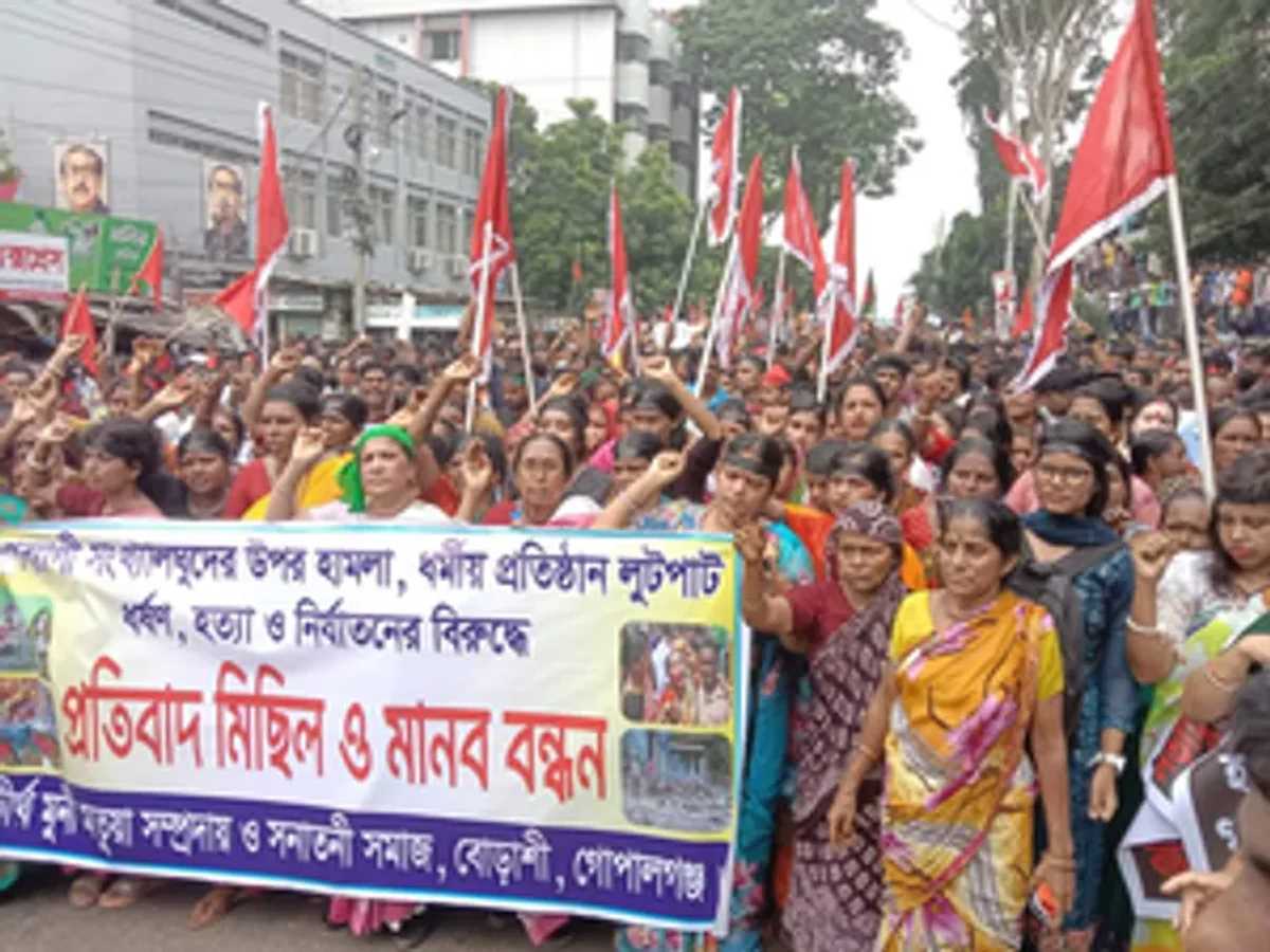 2005 के आतंकी हमलों से भी ज्यादा भयावह है बांग्लादेश की मौजूदा अराजकता 2005 के आतंकी हमलों से भी ज्यादा भयावह है बांग्लादेश की मौजूदा अराजकता